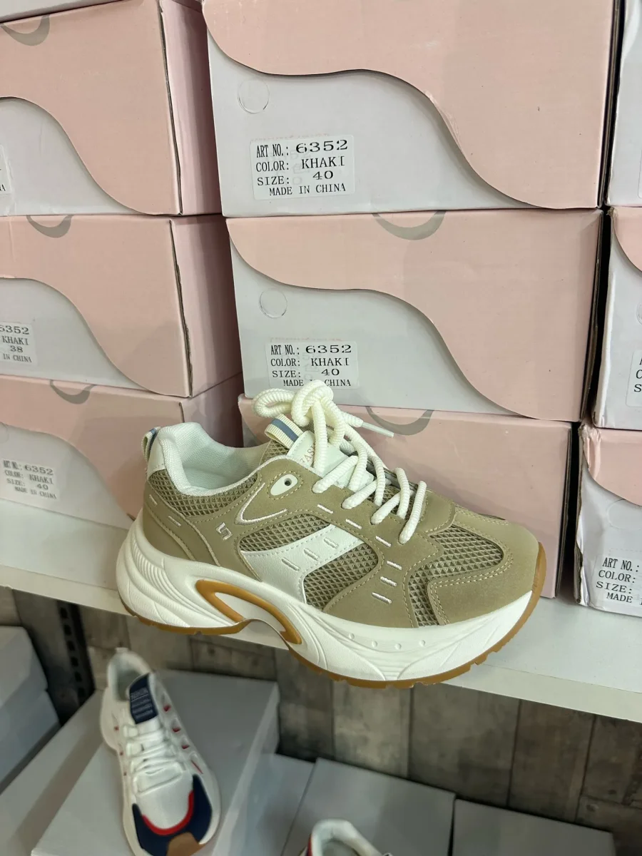 CHW 6352 Damsneakers